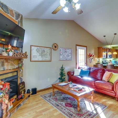 Burnside Resort Cabin With Hot Tub And Outdoor Spots! エクステリア 写真