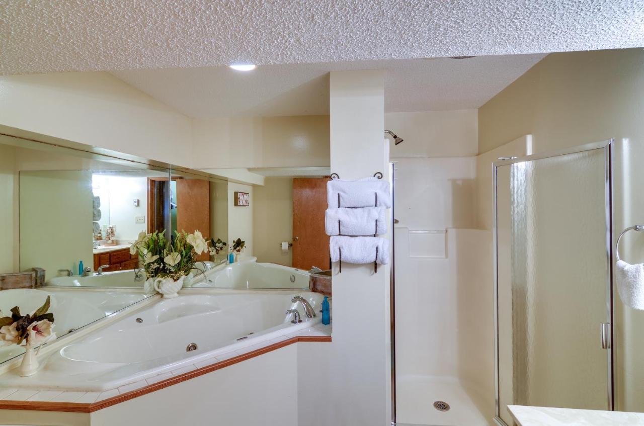 Burnside Resort Cabin With Hot Tub And Outdoor Spots! エクステリア 写真