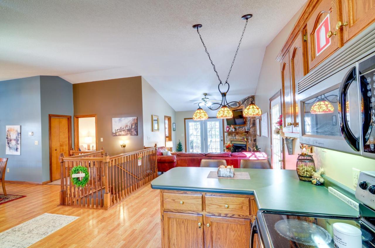 Burnside Resort Cabin With Hot Tub And Outdoor Spots! エクステリア 写真